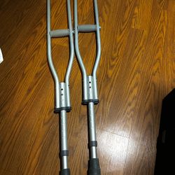 Crutches 5’1” - 5’ 9”