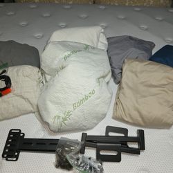 Queen 12' Mattress W' H/D Metal Frame + Accessories 