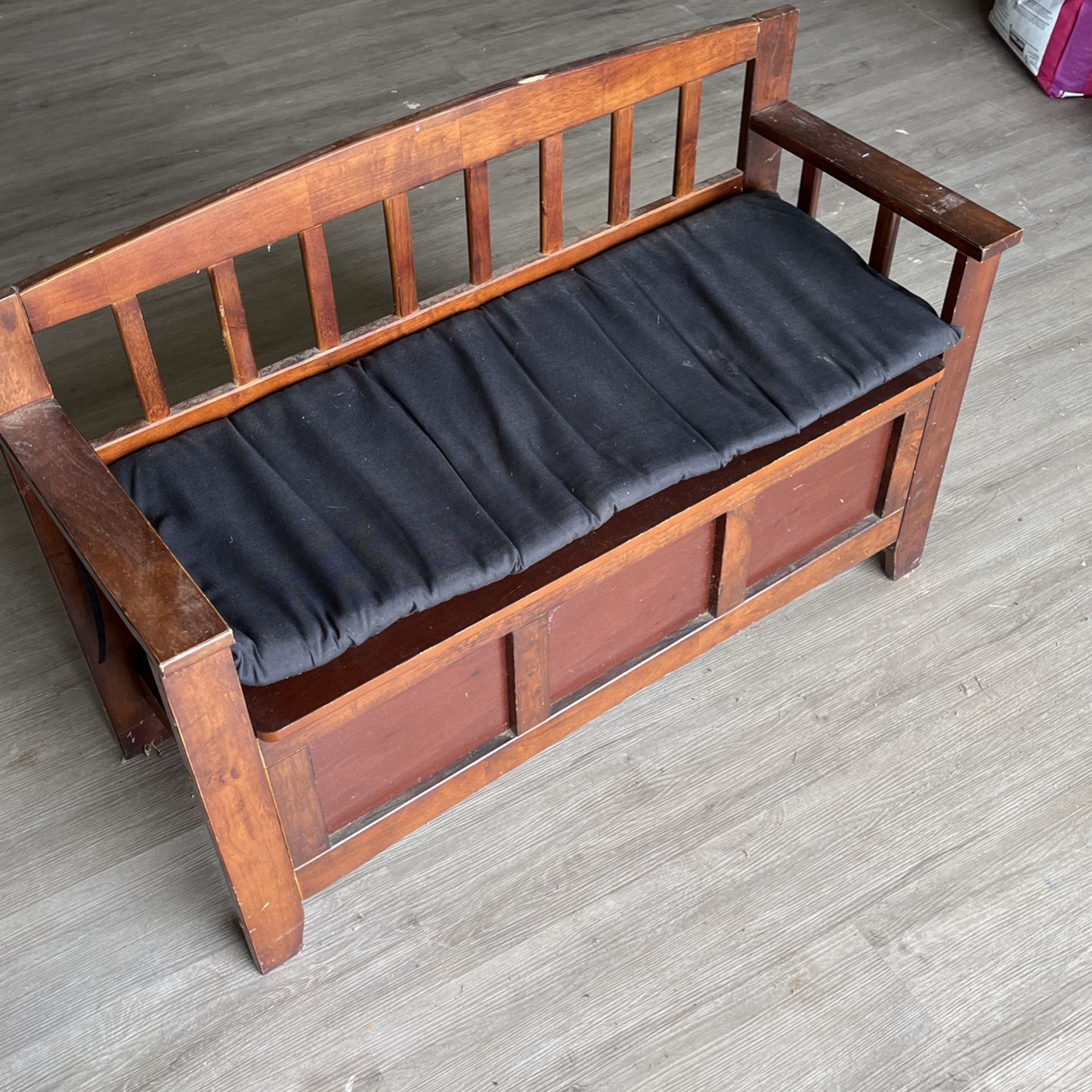 Entry bench