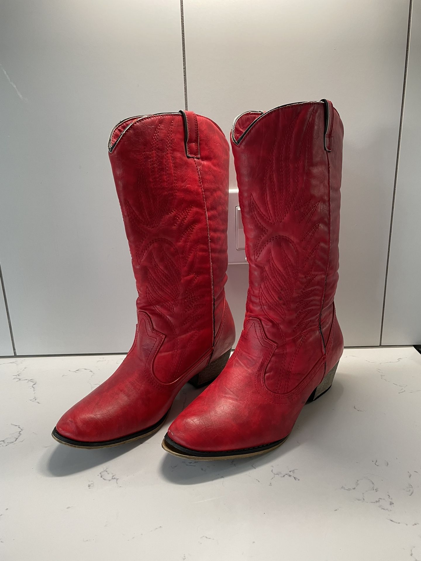 Cowboy Hat With Box Leather Boots for Sale in Puyallup, WA - OfferUp