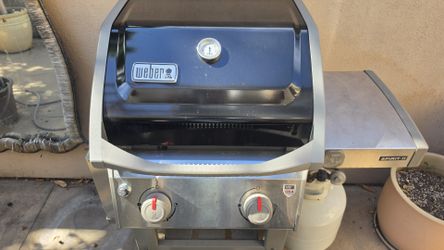 Weber Spirt II BBQ, with full extra tank (That's two tanks) and Cover