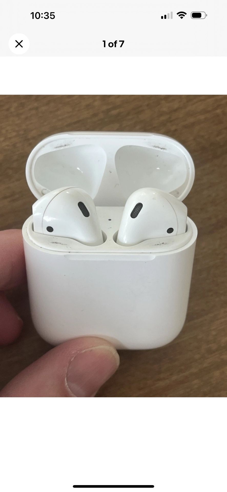 Apple AirPods 1st Generation In-Ear Headsets with Charging Case Not Working