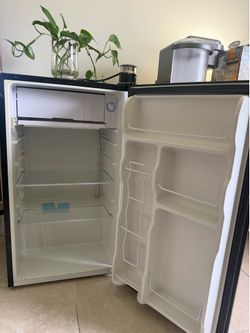 Bar fridge