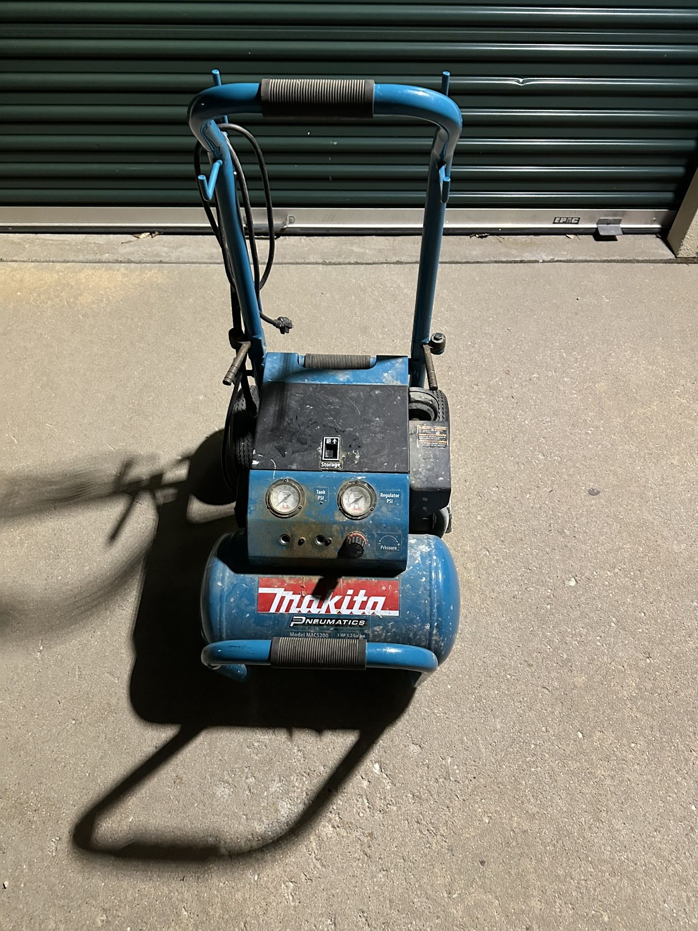 Husky 20gal air compressor and hose