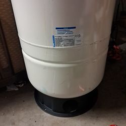 40 gal RO water tank pressurized