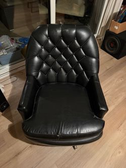 Mid-Century Modern Chair (Free)