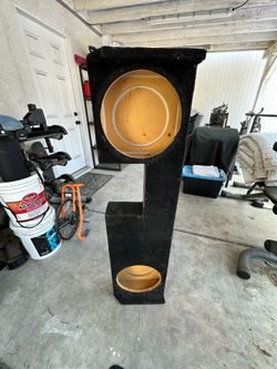 Truck speaker box