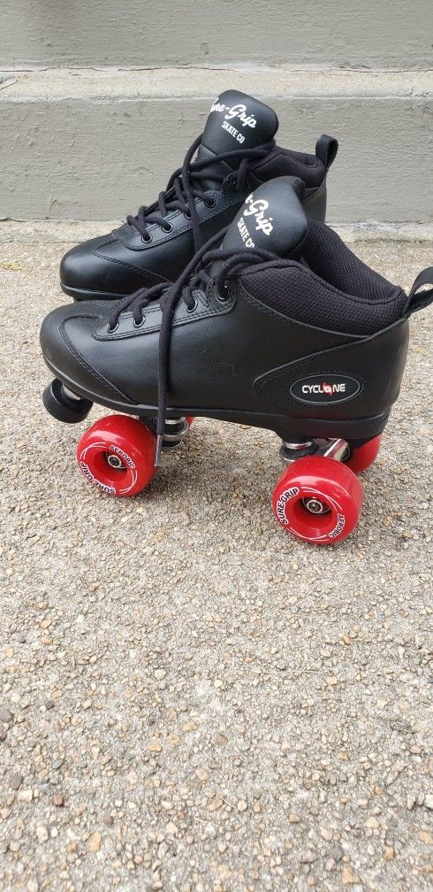 Never Used Sure-Grip Cyclone Speed Skates Mens-8