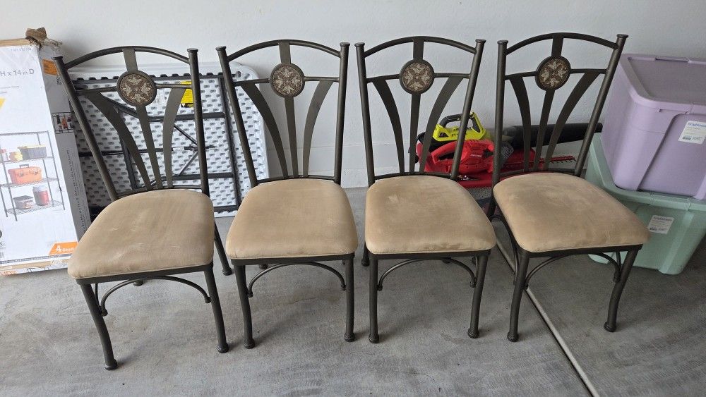 4 Dinning Chairs