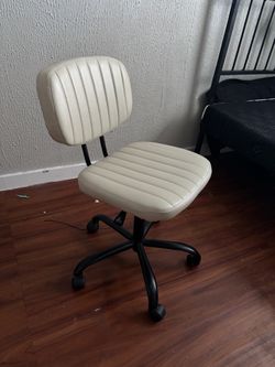 Vanity chair