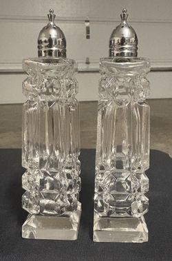 Salt & Pepper Crystal Shaker Set