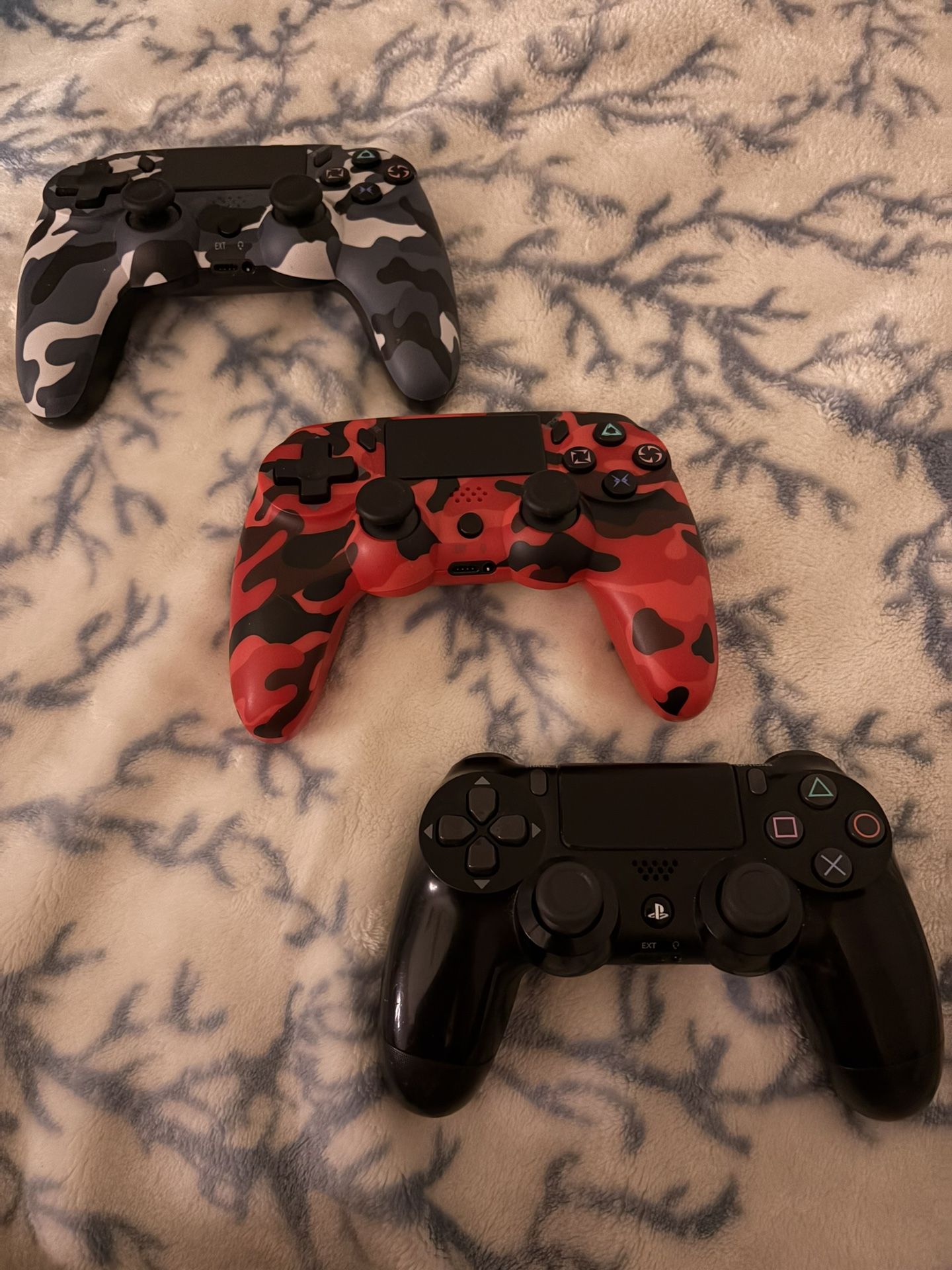 3 Controllers 