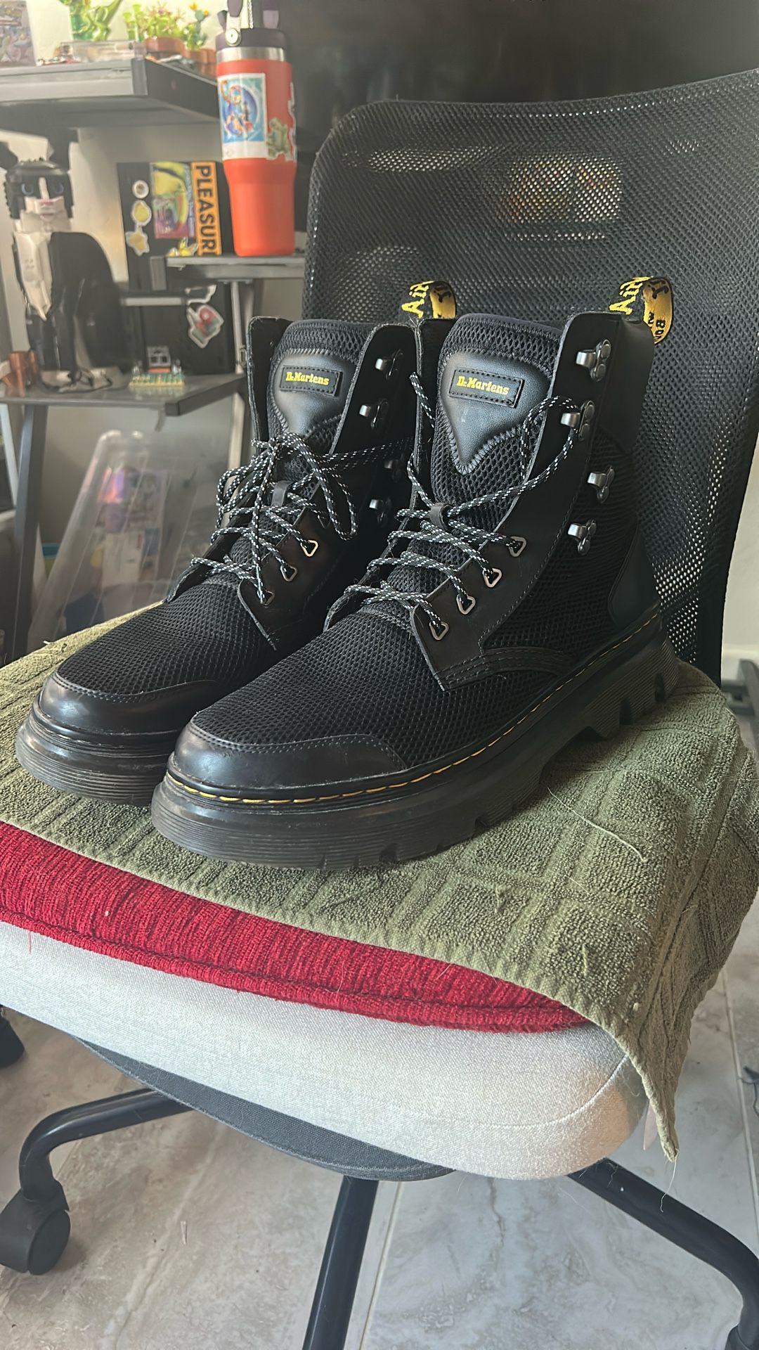 Men’s Dr. Martens Boots Size 11.5