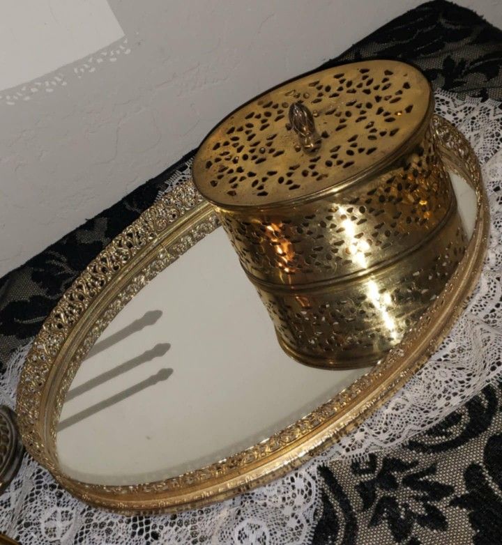X2 VINTAGE ORNATE GOLD MID CENTURY HOLLYWOOD REGENCY MAKEUP PERFUME VANITY MIRROR TRAY BRASS JEWELRY BOX