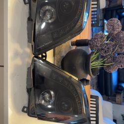 Cadillac CTS Headlights