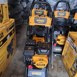 Dewalt 3400psi Pressure Washer New $350 price is firm each one/ nueva precio firme $350 cada una