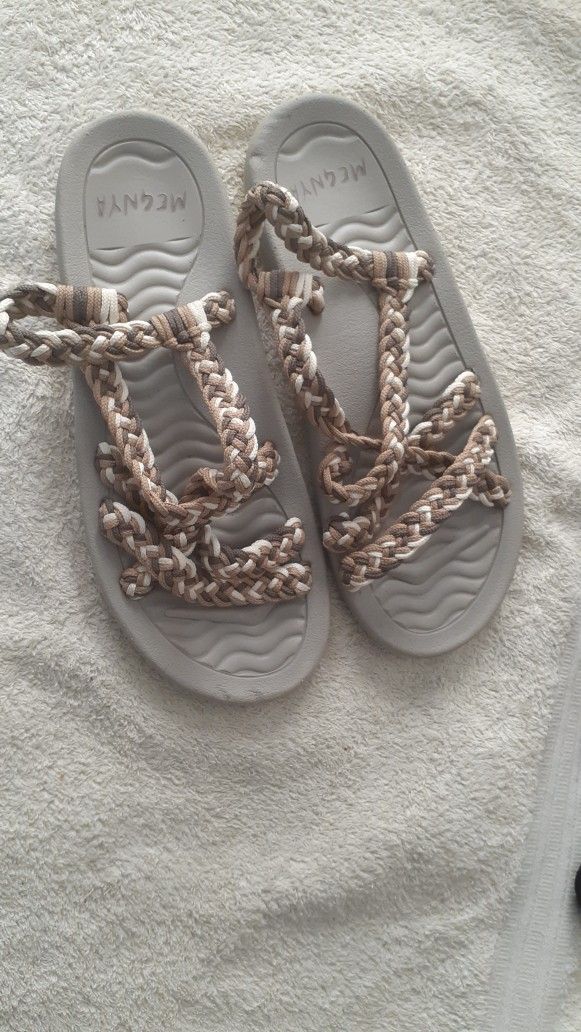 MEGNYA  Woman  Sandals for  size 10