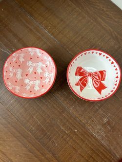 Pair of adorable Valentine Bow bowls.