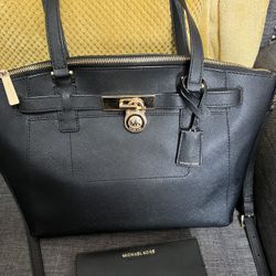  MICHAEL KORS BAG AND WALLET