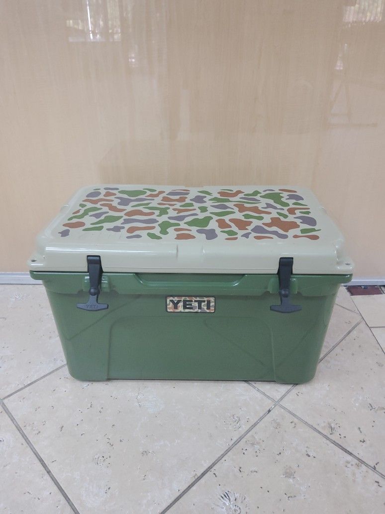 Yeti Tundra 45 Limited Edition Tan Camo Cooler
