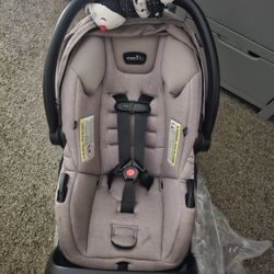 Evenflo Infant Rearfacing Car Seat - $100