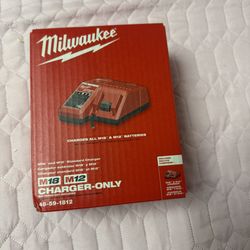 M12 and M18 12-Volt/18-Volt Lithium-Ion Multi-Voltage Charger