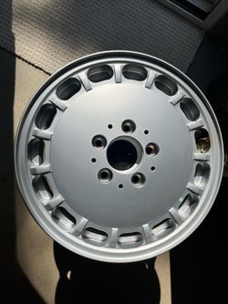 Mercedes Benz VAW 1(contact info removed)02 E Class w124 w201 NOS 15 Holes Gullideckel Manhole Cover 15” Wheel Rim Rare New