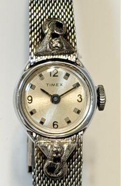 Women’s Vintage Timex Wristwatch