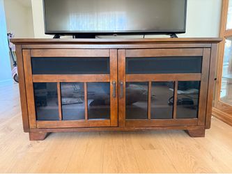 TV shelf/ entertainment unit