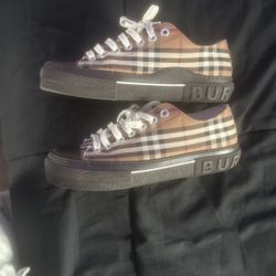 Burberry Low Top Sneakers Size 42 (US 9 men’s)