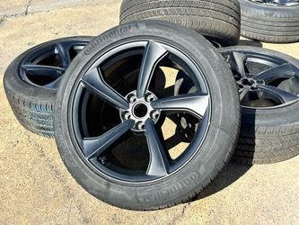  4x 2025 Tesla Model Y Juniper Wheels Crossflow 19X9.5J 2188226-00-B CONTINENTAL 255/45R19 75% Tread