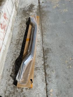 19 Up RAV4 Gate Molding
