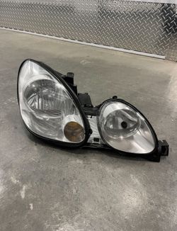 Lexus GS 300 Headlight (Right)