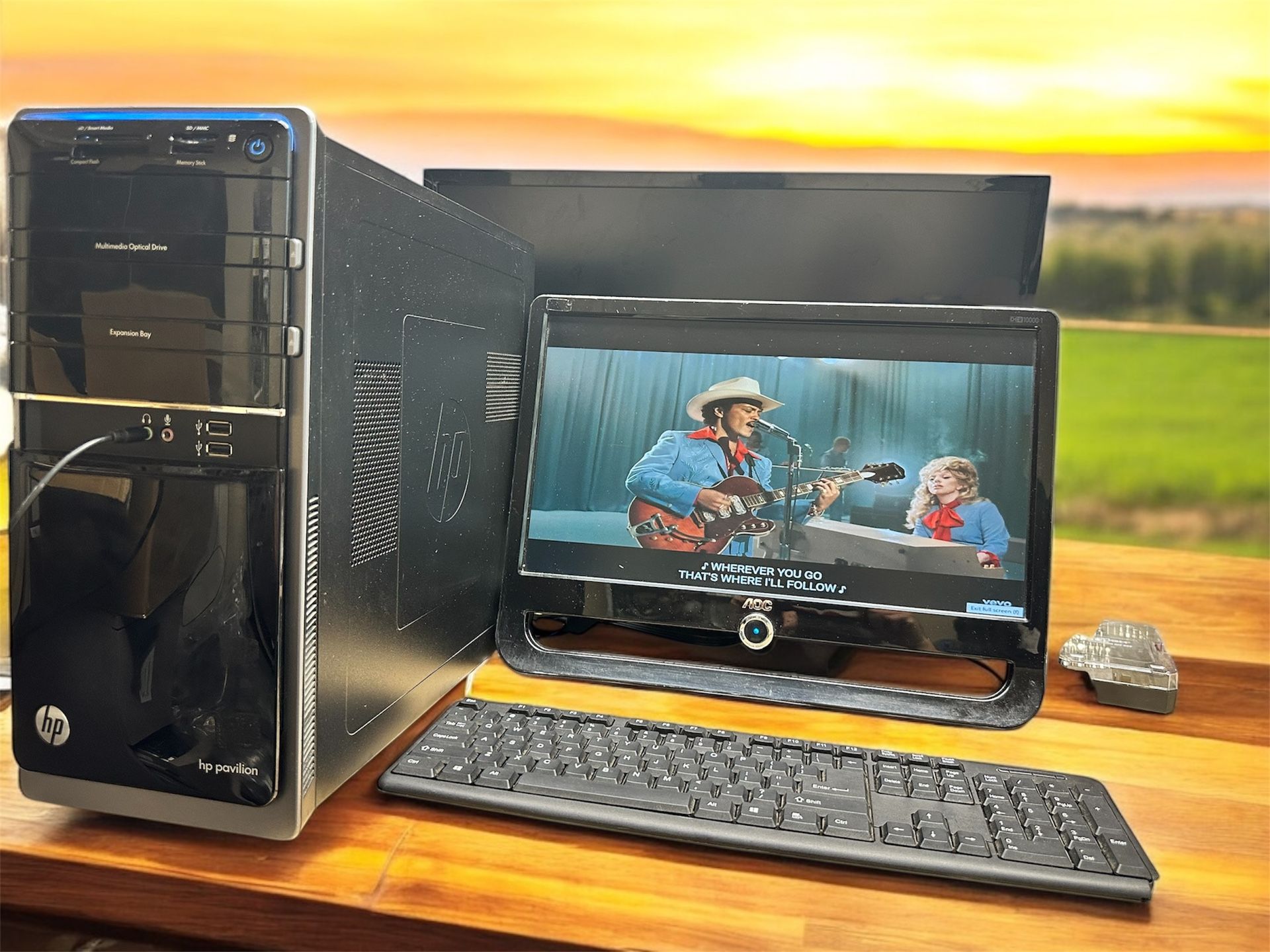 HP Pavilion PC Desktop. 1TB / 10GB RAM