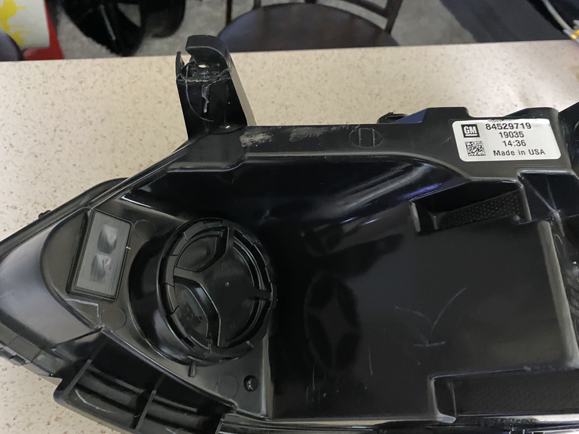 2019-22 Chevy Camaro 1LT Passenger Headlights
