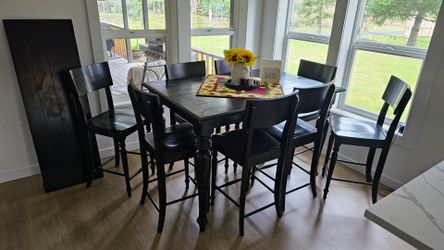 Bar Height Dining Tablle with Leaf and 8 Chairs