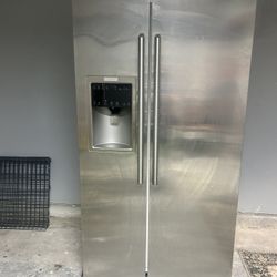Refrigerator 