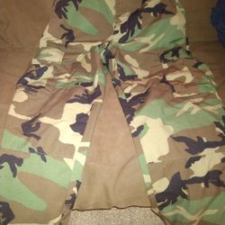 MIlitary Camo Pants Size M