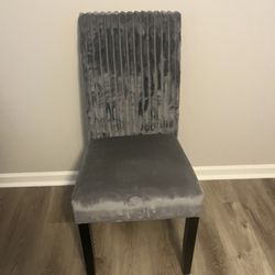 4 Dining Chairs 