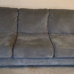 Comfortable Couch Currently available 🛋️