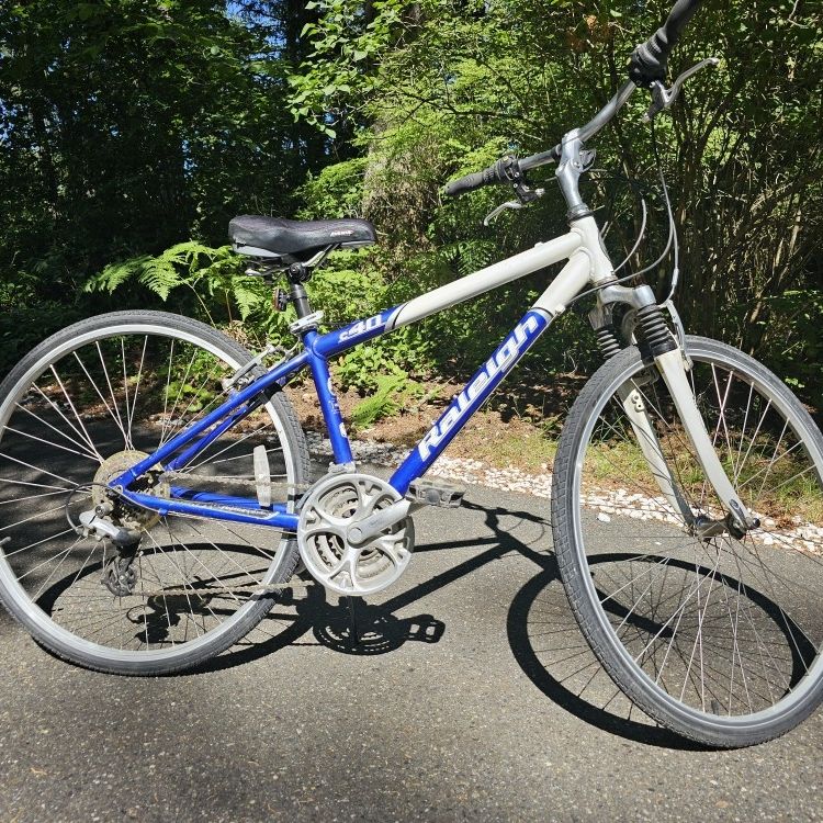 Raleigh Bicycle Hybrid Road Bike C40 Aluminum Frame 17 Inch Frame Bicycle 6061 Series Cannondale Bianchi Trek Kona Bmx for Sale in Lacey WA OfferUp