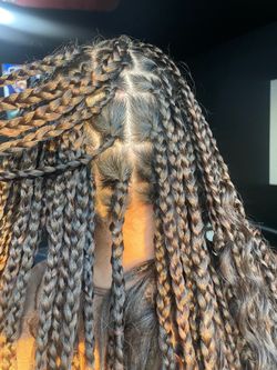 BOX BRAID MODEL