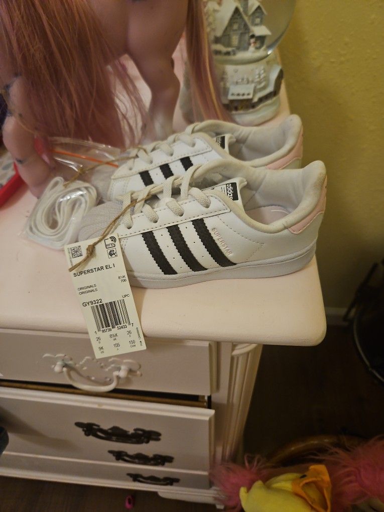 Girls Superstar Adidas Size 9 K
