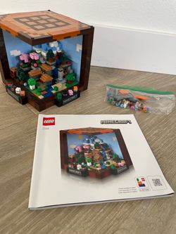 Retired LEGO Minecraft The Crafting Table Set