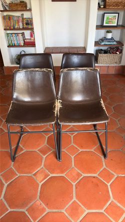 Set of 4 dining chairs