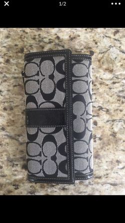 COACH WALLET WITH CHECKBOOK. NEW WITH RECEIPT