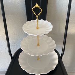 Gently Used Treats Stand