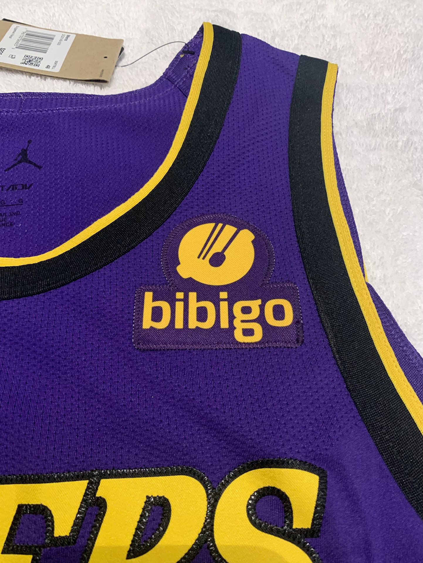 Lebron James #6 Lakers Jersey XL for Sale in Tampa, FL - OfferUp