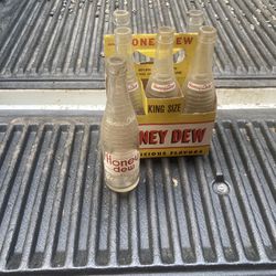 Vintage Honey Dew 6 Pack Soda And Holder