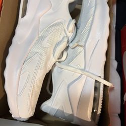 Nike Air Max Women’s 10.5 Men’s 9